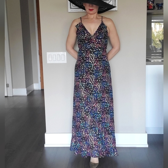 ๐ HOST PICK ๐ Molly Bracken Premium Maxi Dress ๐ - Picture 6 of 14